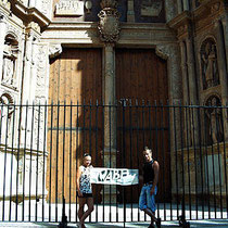 Frieda und Conny vor der Catedral La Seu in Palma de Mallorca