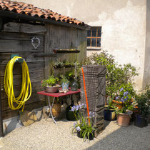 Ein gemütlicher Ort vor dem Haus