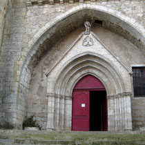 Porche de l'église de Caylus