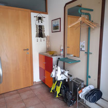 Garderobe mit Skischuhtrockner