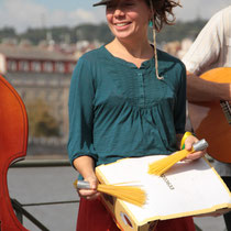 Maud Gancet, chant et spaghetti batteria, tournée en République Tchèque en 2011