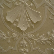 Detail einer restaurierten Stuckdecke