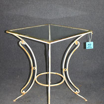 BASE TAVOLO FERRO BATTUTO CON PIANO IN VETRO. Prezzo € 300 .
