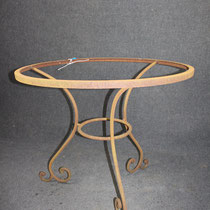 BASE TAVOLO FERRO BATTUTO. Prezzo € 250.