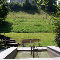 Wassertretbecken in 87730 Bad Grönenbach - unterhalb des Schlosses (Unterallgäu)