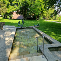 Wassertretbecken in 82433 Bad Kohlgrub- im Kurpark