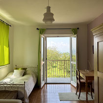 1 Doppelbett 1 Einzelbett mit Balkon