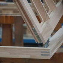 Fabrication de porte fenêtre sur mesure avec petits bois pour une maison à Oloron Sainte-Marie, HB menuisier, atelier de menuiserie 2022
