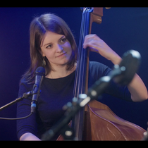 Elaine Beaumont / clip "Shoo Shoo Baby" 2023 - ©Studio LDC