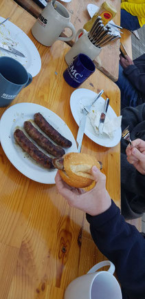 Ein Foto einer Packung Haribo auf dem Tisch