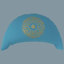meditationskissen halbmond gross blau mandala in gold für yogaraum