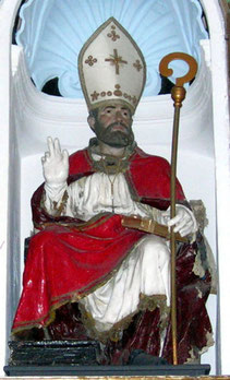 Duomo: Statua San Nicola in cartapesta