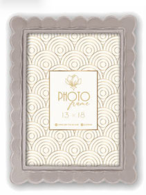 cadre encadrement decoration frise resine beige laquee photographie moderne tendance desing retro contemporain classique idee cadeau anniversaire mariage noel paque fete mere pere grand parent luxe chic promo soldes