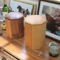 ペットの木製骨壺　S様邸　ゼン君＆トワ君（ミニチュアピンシャー）