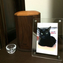 ペットの木製骨壷　F様邸　ネロ君（黒猫）