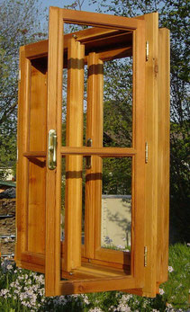 Kastenfenster   Holzbadewanne Holzbadewannen Holzwanne freistehend Maßanfertigung wooden bathtub Holzarmaturensäule