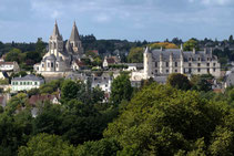 Charming and comfortable cottage with swimming pool between the Futuroscope and the Loire Valley castles