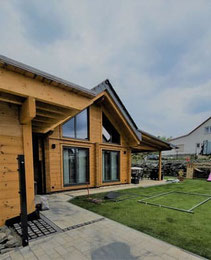Wohnblockhaus - Massivholzhaus - Holzhaus in Blockbauweise - Architektenhaus - Individuelles Bauen mit Holz