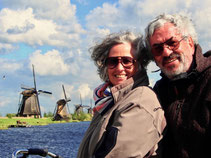 vor den 19 Windmühlen in Kinderdijk