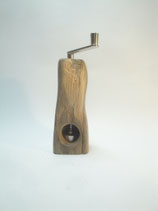 Muskatmühle Muskatreibe alter Eichenbalken