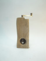 Muskatmühle Muskatreibe alter Eichenbalken