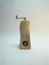 Muskatmühle Muskatreibe alter Eichenbalken