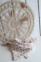 Dreieckstuch weiss mit braunem Leomuster