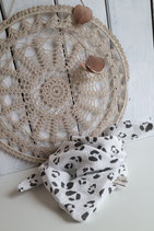 Dreieckstuch weiss mit schwarz Leomuster