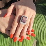 BAGUE EN VERRE RECTANGLE BEIGE ET DICHROIQUE ROSE BRILLANT