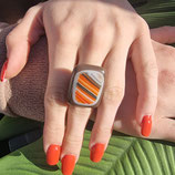 Bague en verre raupe orange et blanc,rayé