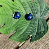 Boucles d'oreilles en verre dichroïque bleu structuré