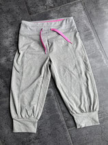 Mädchen Sporthose 3/4, Grau, Gr. 122-128, (53)