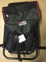 Abu Garcia Rucksack mit integriertem Klapphocker.