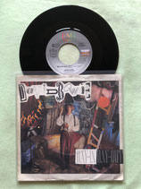 David Bowie, Day-In Day-Out / r