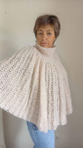 VENDU Poncho beige à col roulé pour femme
