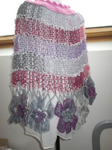 Poncho en laine rose et gris au crochet
