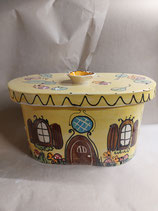 XXL Brottopf "1920" oval und groß Brotdose aus Keramik im fairy house