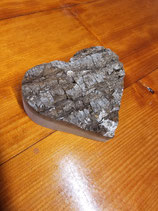Holz Herz mit Rinde