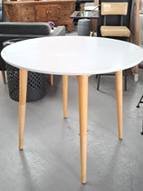 Round White Laminate 4 Seater Dining Tabe