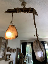 Lustre en bois flotté et abat jour en toile de jute