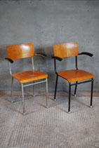 Vintage stoelen hout met bakelieten leuning schoolstoel