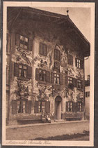 82481   (W-8102; W-8101)   Mittenwald   -bemaltes Haus-   (PK-00069)