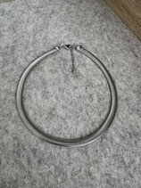 Grossé, Collier