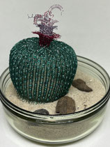 Deko Kaktee mit Blüte; mit Glasschale, Sand und Treibholz