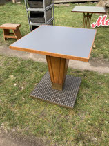 Kneipentisch mit Mittelfuß, 70*70cm, Linoleum Rosmaringrün