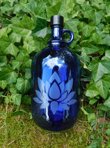 Flasche 2 Liter mit Lotus