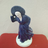 La Boulonnaise Dans le vent Faience De Desvres Hauteur 26cm