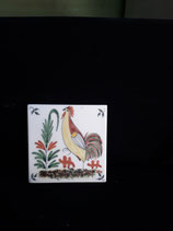 Carreau Oiseau coloré 4 fond crème dimensions 13 cm ×13 cm épaisseur 5 mm Faience de Desvres