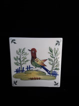 Carreau Oiseau coloré 2  fond crème dimensions 13 cm ×13 cm épaisseur 5 mm Faience de Desvres