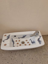 Lavabo avec robinetterie Faience de Desvres Thème  De  La Mer Longueur 51cm Largeur 24cm Profondeur 16cm